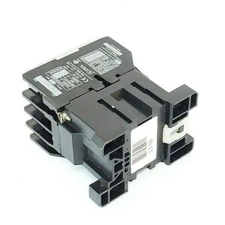 Used ALLEN BRADLEY 100-A18ND3 CONTACTOR, SERIES C, 18A, 3P, 110/120VAC, 100A18ND3