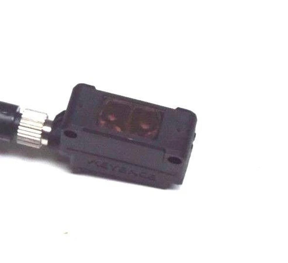 Used KEYENCE PZ-G51CT PHOTOELECTRIC TRANSMITTER W/ PZ-G51CPR PHOTOELECTRIC RECEIVER