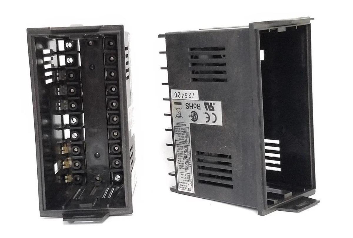 Used LOT OF 2 PROHEAT CD8100ZB TEMPERATURE CONTROLLER HOUSINGS 8000-660-01