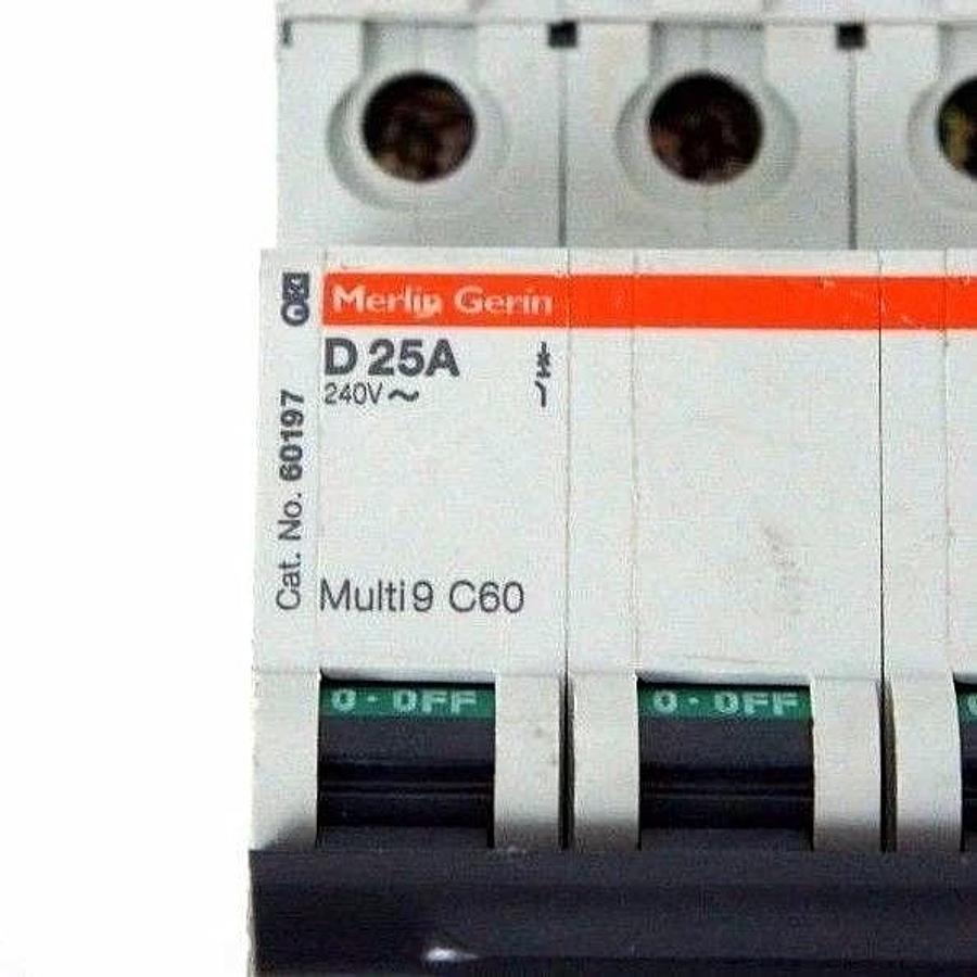 Used LOT OF 2 MERLIN GERIN 60197 MULTI 9 C60 D 25A CIRCUIT BREAKERS D25A