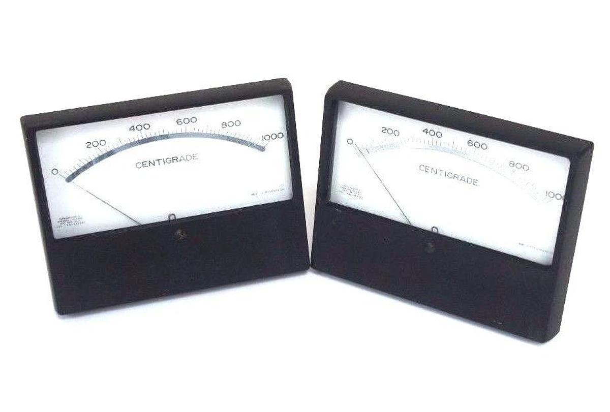Used LOT OF 2 API 2066 110758 GAUGES 65-8314-0100 , 0-1000 CENTIGRADE