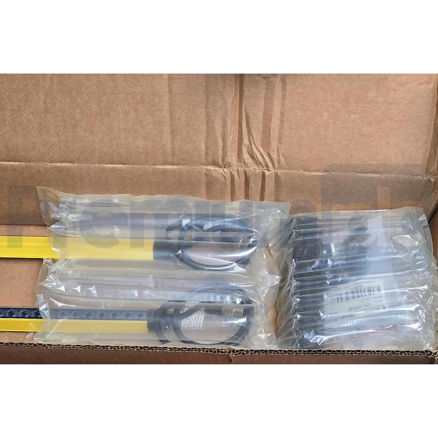 Used Allen-Bradley 445L-P4E1050FP /A GuardShield Micro 400 Light Curtain Pair NSMP