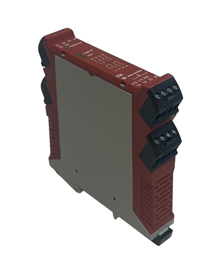 Used ALLEN BRADLEY 440R-EM4R2 /A Guardmaster SAFETY RELAY EXPANSION GSREM 24VDC NSMP