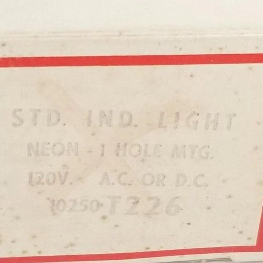 NEW CUTLER-HAMMER 10250T226 INDICATOR LIGHT, 120V