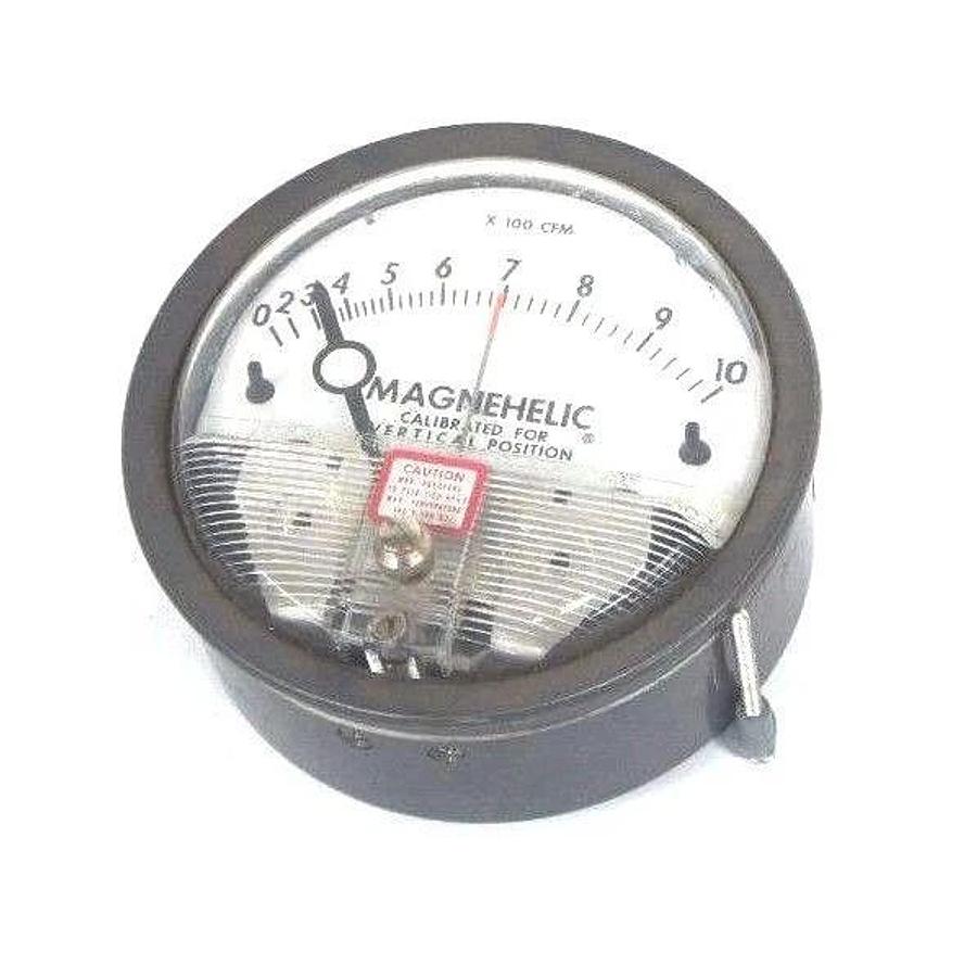 Used DWYER 12-167009-00 MAGNEHELIC PRESSURE GAUGE 15 PSIG MAX, 0-10, 1216700900