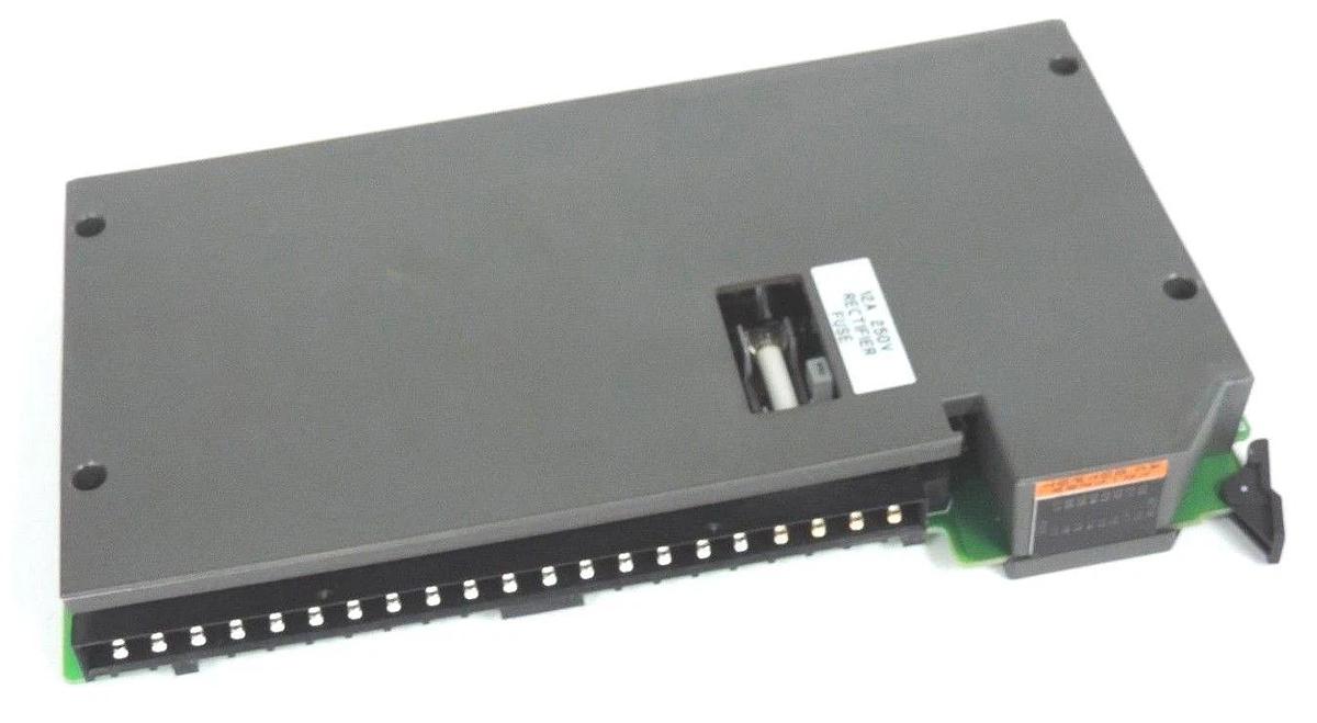 Used ALLEN BRADLEY 1771-OAD/C AC OUTPUT MODULE REV. G01 10-138 VAC P/N: 96234272 A01