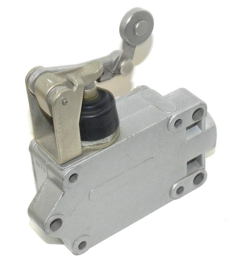 Used NEW MCGILL 1503-0800 SNAP SWITCH ISSUE NO. J-230, 15030800