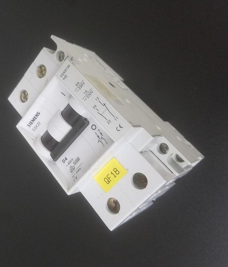 Used SIEMENS 5SX22D4 CIRCUIT BREAKER 4A, 400VAC, 2P, W/ 5SX9100-HS CONTACT BLOCK