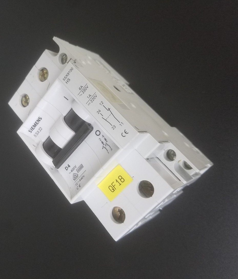 Used SIEMENS 5SX22D4 CIRCUIT BREAKER 4A, 400VAC, 2P, W/ 5SX9100-HS CONTACT BLOCK