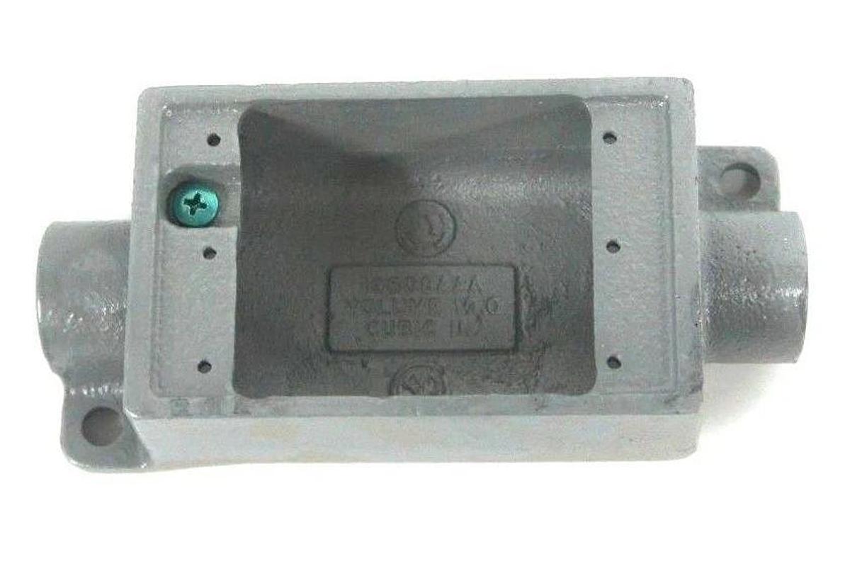 Used NIB HUBBELL KILLARK FSC-2M FEED THRU SHALLOW FS BOX, SIZE 3/4"