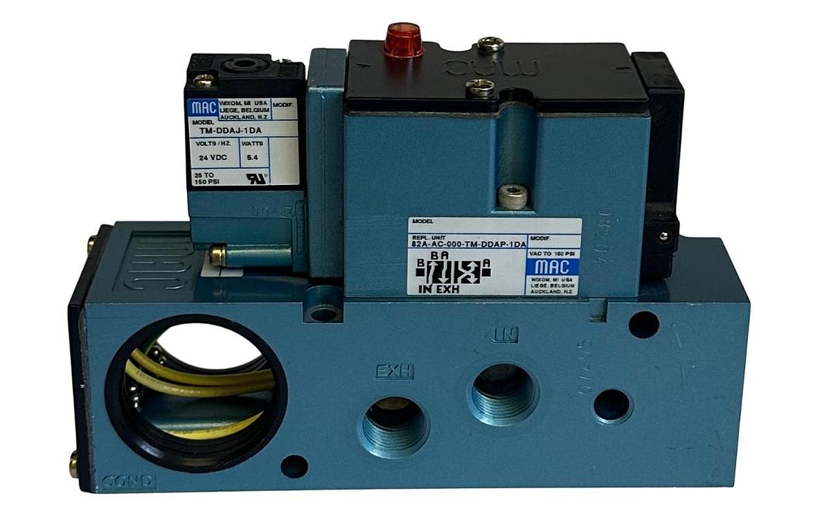 Used NEW MAC 82A-AC-000-TM-DDAP-1DA / 82A-0A-BKA SOLENOID VALVE AND BASE TM-DDAJ-1DA