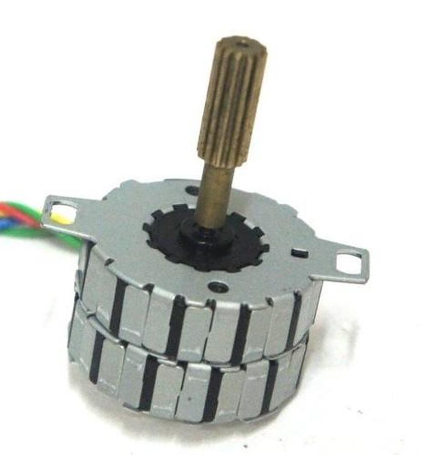 NEW SAIA UBD23U08LMZ1 STEPPER MOTOR 120 OHM/PH 12V, 2W