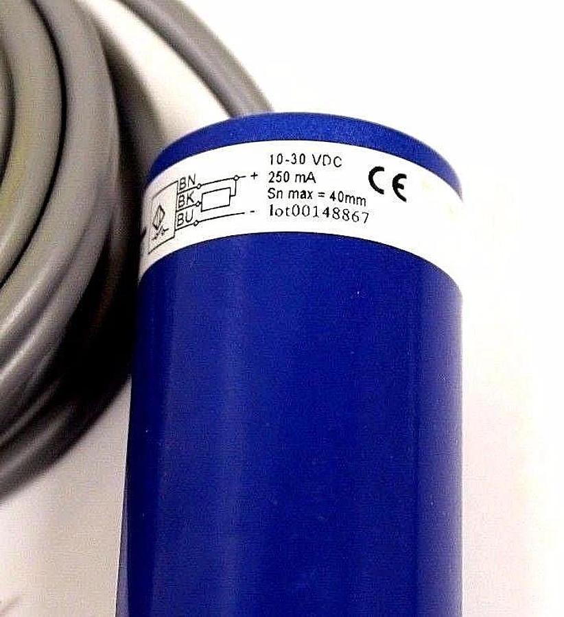 Used NIB BALLUFF BCS-034-NS-1-C-03 CAPACITIVE SENSOR 10-30VDC 119788 BCS034NS1C03