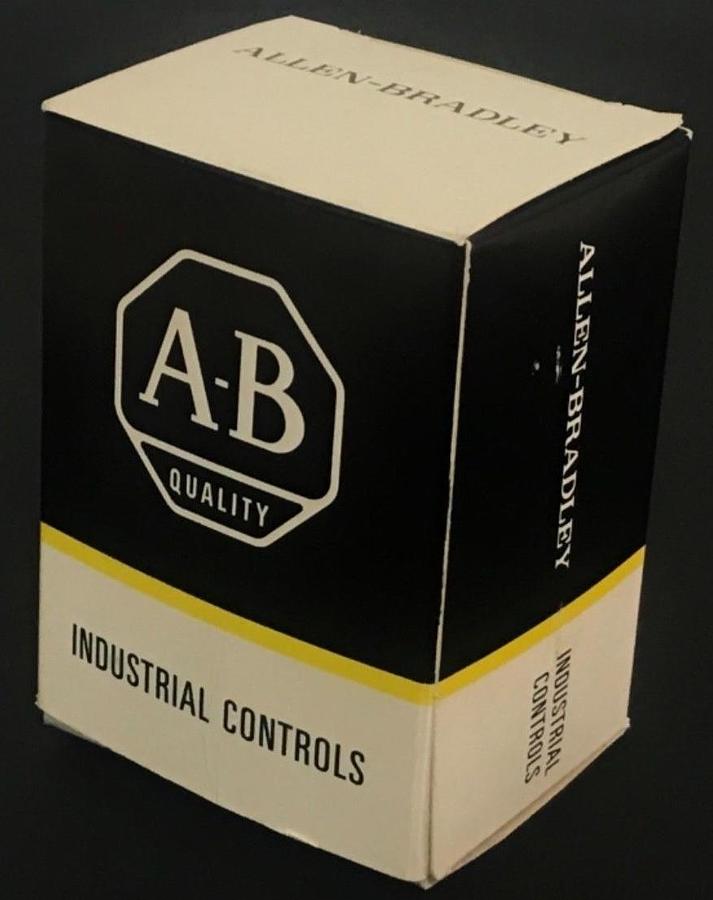 Used LOT OF 9 NIB ALLEN BRADLEY 800T-N26R RED COLOR CAP SER. C, 800TN26R