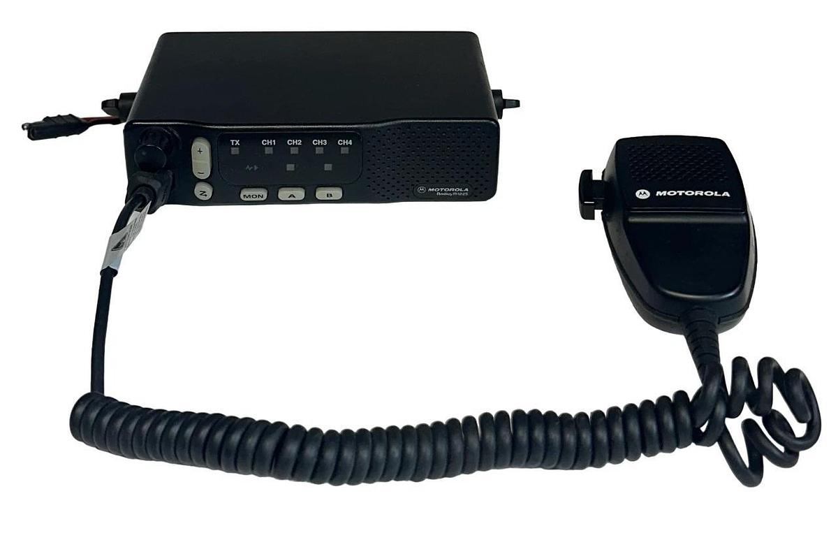 Used MOTOROLA M33DGC90E2AA TYPE DGCHA SERIES 1225 RADIO Radius M1225 PMMN4090A USNP
