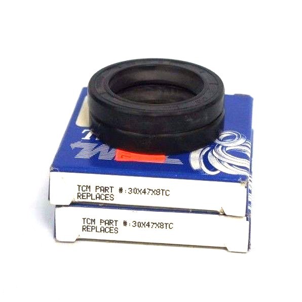 Used LOT OF 4 NEW TCM 30X47X8TC OIL SEALS 30MM X 47MM X 8MM