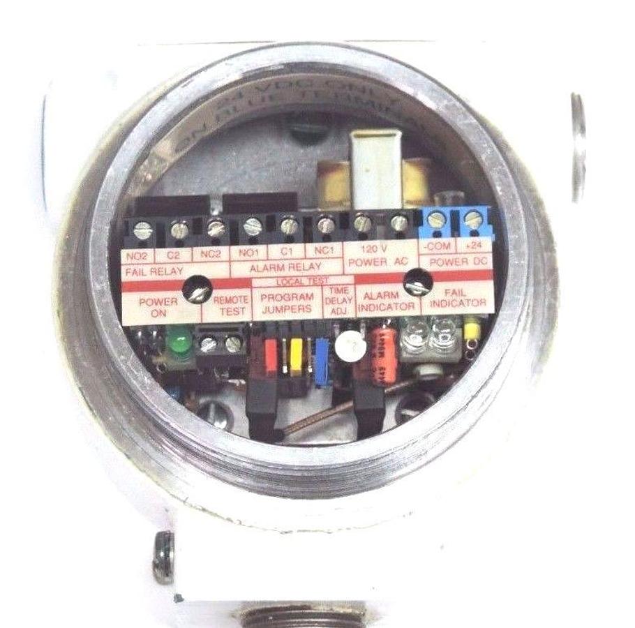 Used NEW EAGLE GENELCO GPE1AG0080P TRANSMITTER 120VAC 5S 30VDC 1000PSI MAX 11" STEM