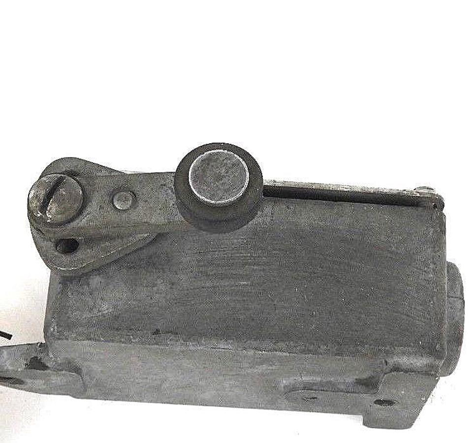 Used GENERAL ELECTRIC CR9440-LS415P LIMIT SWITCH ROLLER LEVER LEFT SIDE CR9440LS415P