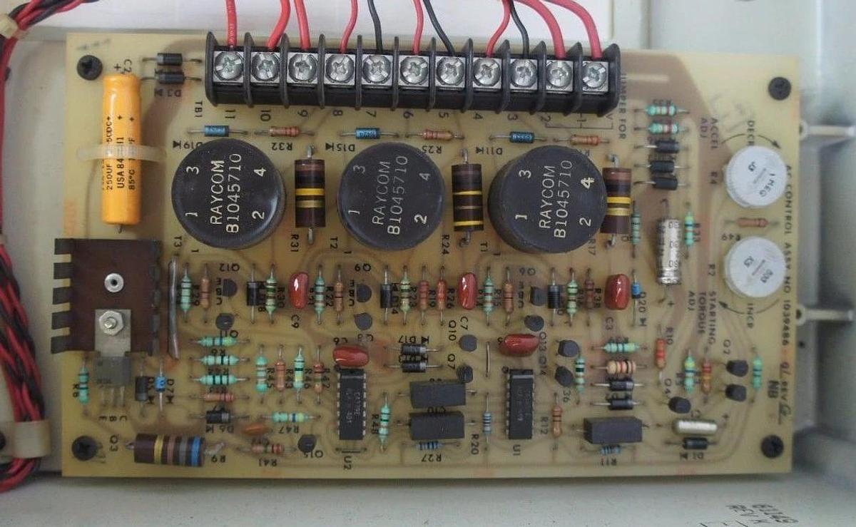 Used BOSTON GEAR INCOM RATIOTROL 61149 REV. K W/ 1039486-01 REV G AC CONTROL BOARD