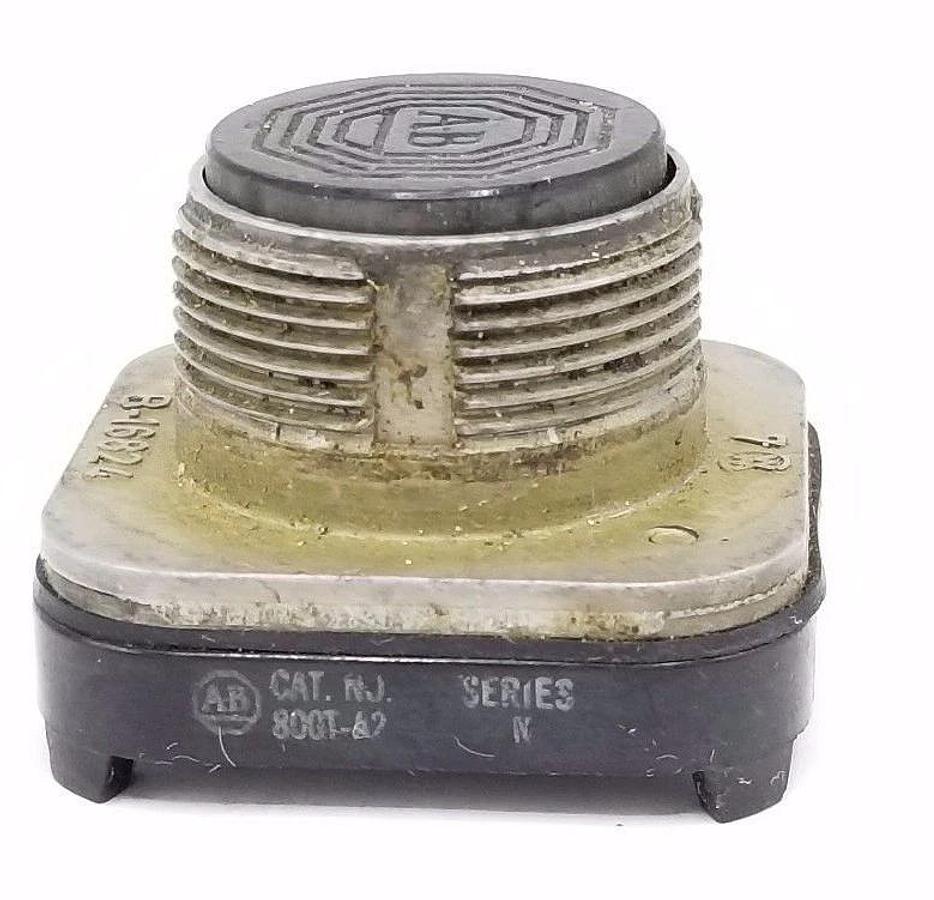Used ALLEN BRADLEY 800T-A2 PUSH BUTTON FLUSH HEAD 800TA2, SER. N, BLACK