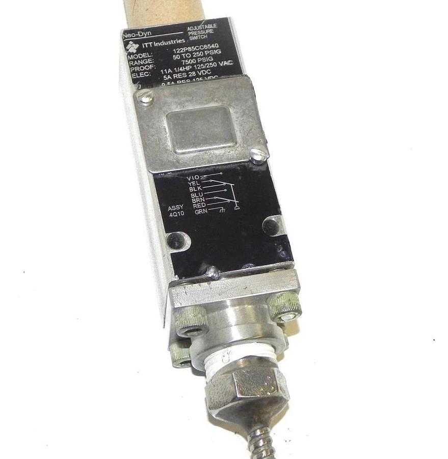 Used NEO-DYN 122P85CC6540 ADJUSTABLE PRESSURE SWITCH W/ HYETT 42MW PRESSURE DIAPHRAM