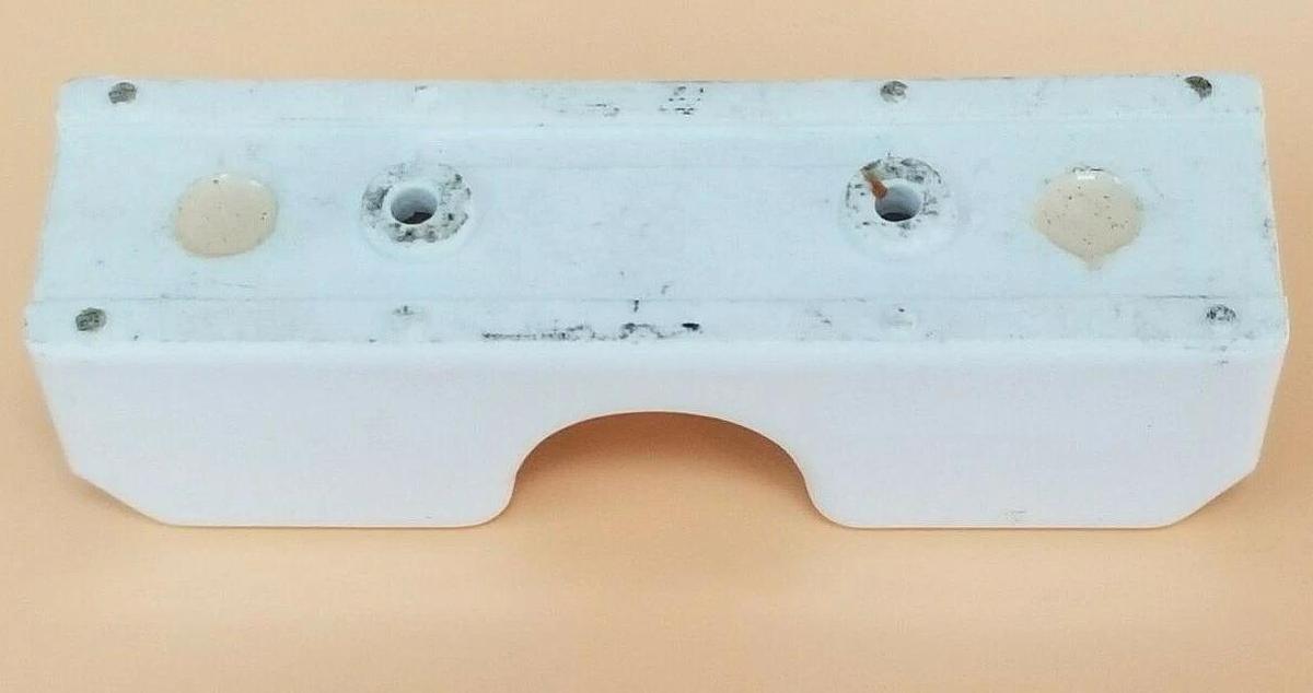 Used COOPER BUSSMANN 2610 FUSE BLOCK CERAMIC 30 AMP 1 POLE 600V
