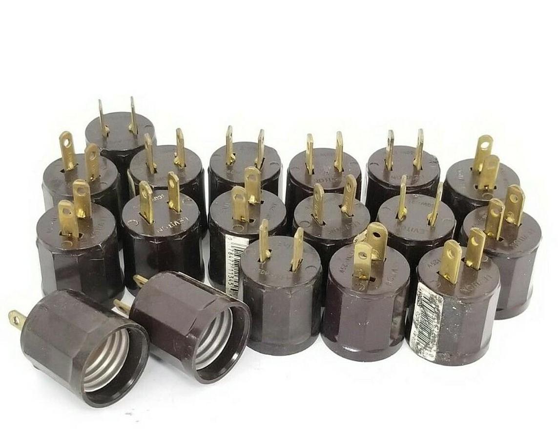 Used LOT OF 18 LEVITON 002-61 SOCKET / OUTLET PLUG-IN ADAPTERS 002-00061 002/630-61