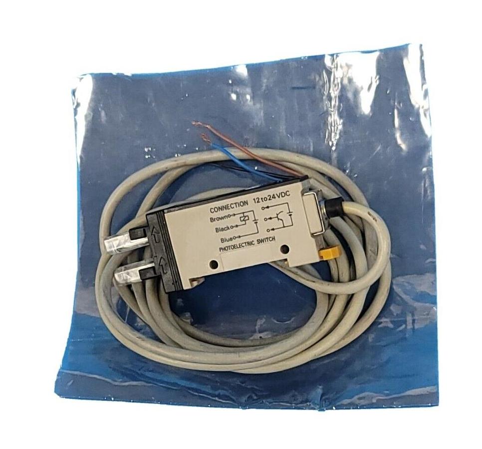 Used OMRON E3XR-GM5RE4 GROOVED PHOTOELECTRIC MARK SENSOR LIGHT-ON RED LED