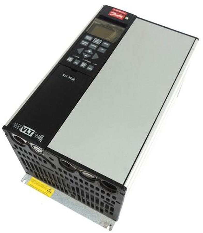 Used DANFOSS VLT 5004 DRIVE 2.2KW/3HP 9.5A, VLT5004PT2CN1STR0DLF20A00 5000 SERIES