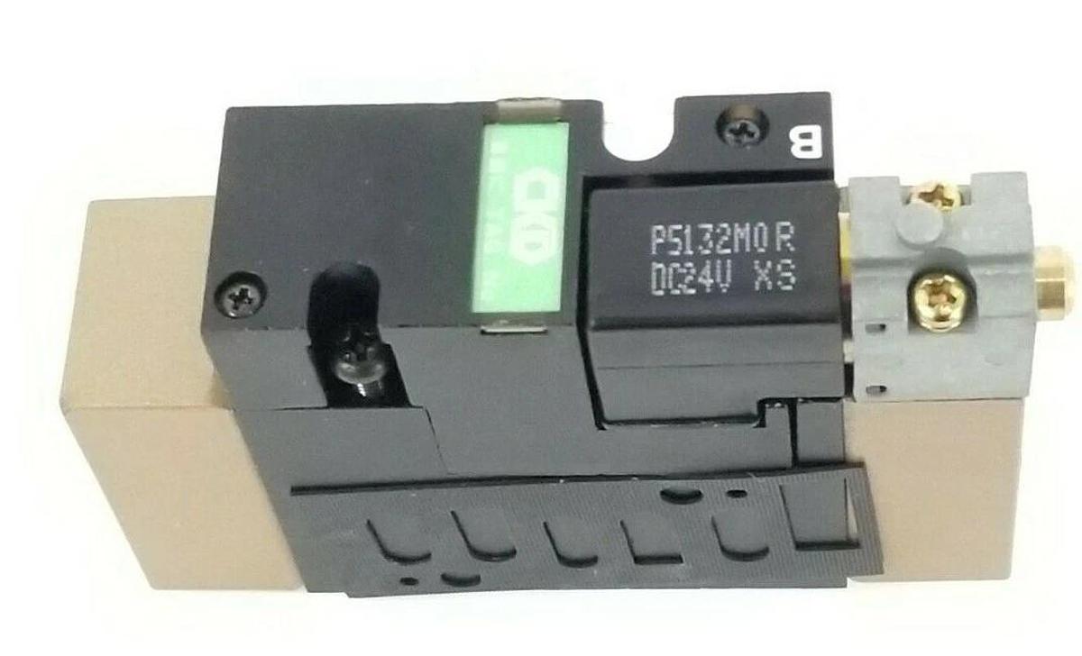 NEW CKD 4L219 SOLENOID VALVE 0.15-0.97MPa W/ P5132M0R PILOT VALVE 24VDC