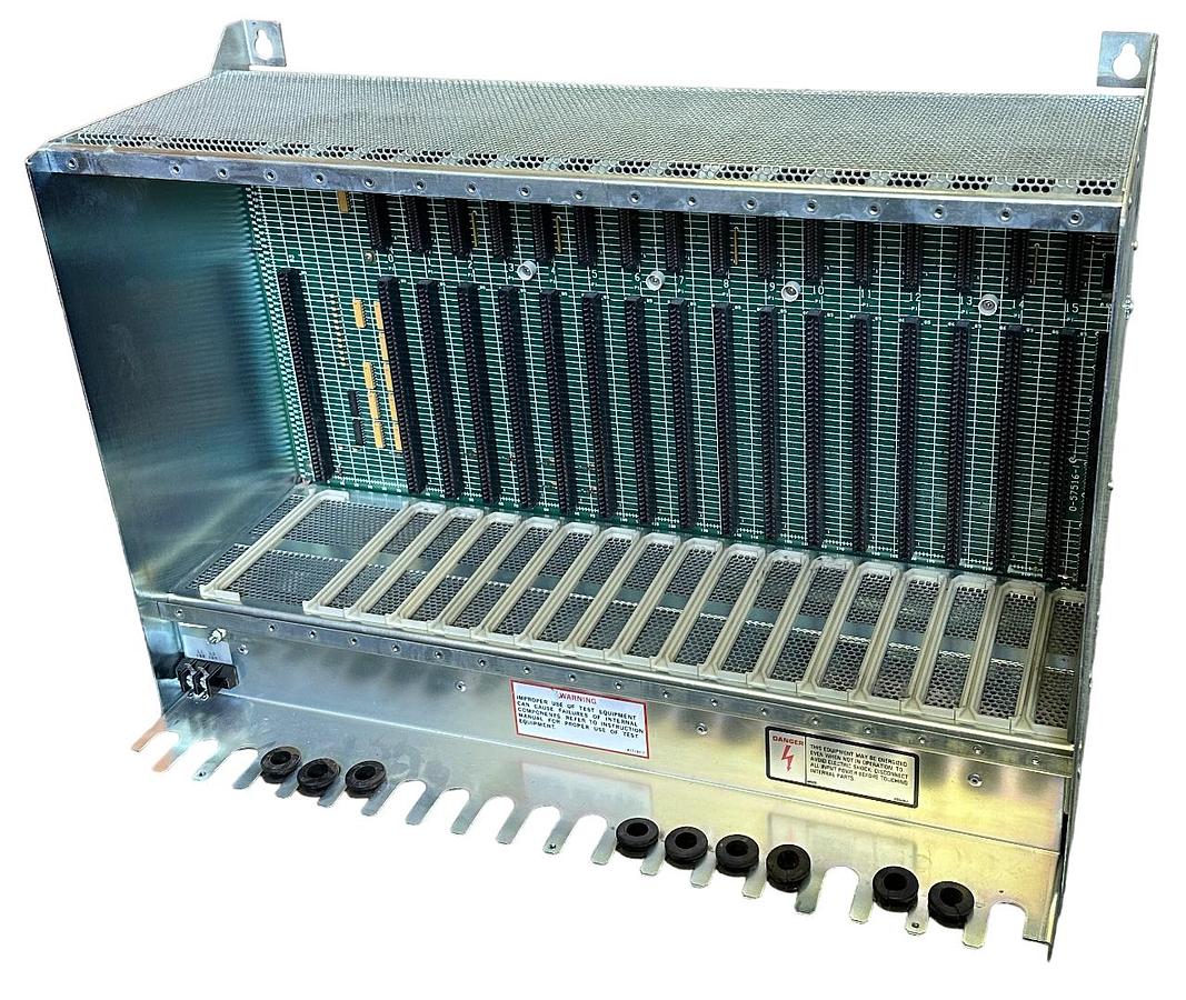 Used RELIANCE ELECTRIC 57C-331 / 57C331 AUTOMAX 16-SLOT RACK 100/120VAC 8/7A 50/60Hz