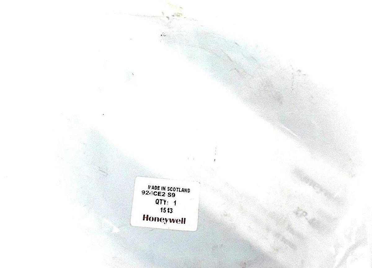 Used NEW HONEYWELL 924CE2-S9 LIMIT SWITCH 250VAC, 10A, 924CE2S9 SEALED BAG