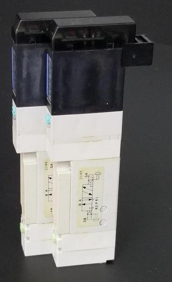 Used LOT OF 2 KOGANEI F10T2-CPL3 SOLENOID VALVES 24VDC, 0.2~0.7MPA, F10T2CPL3DC24V
