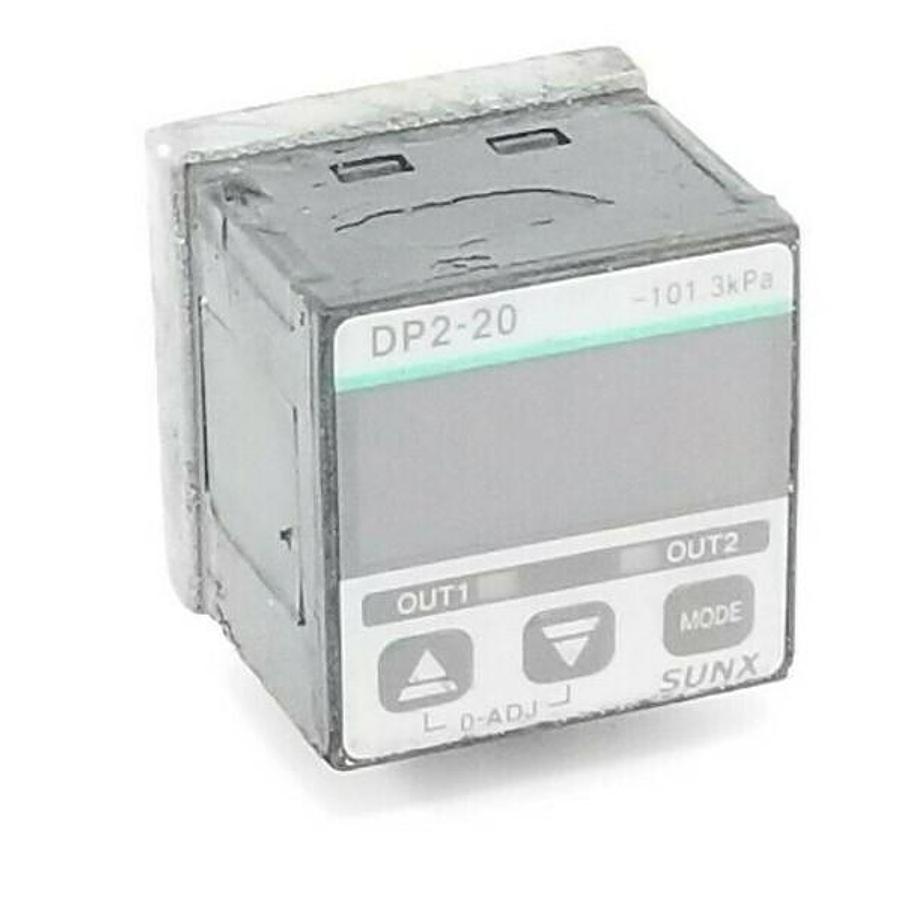 Used SUNX DP2-20 DIGITAL PRESSURE SENSOR DP220, 12 TO 24V DC W/O LEAD