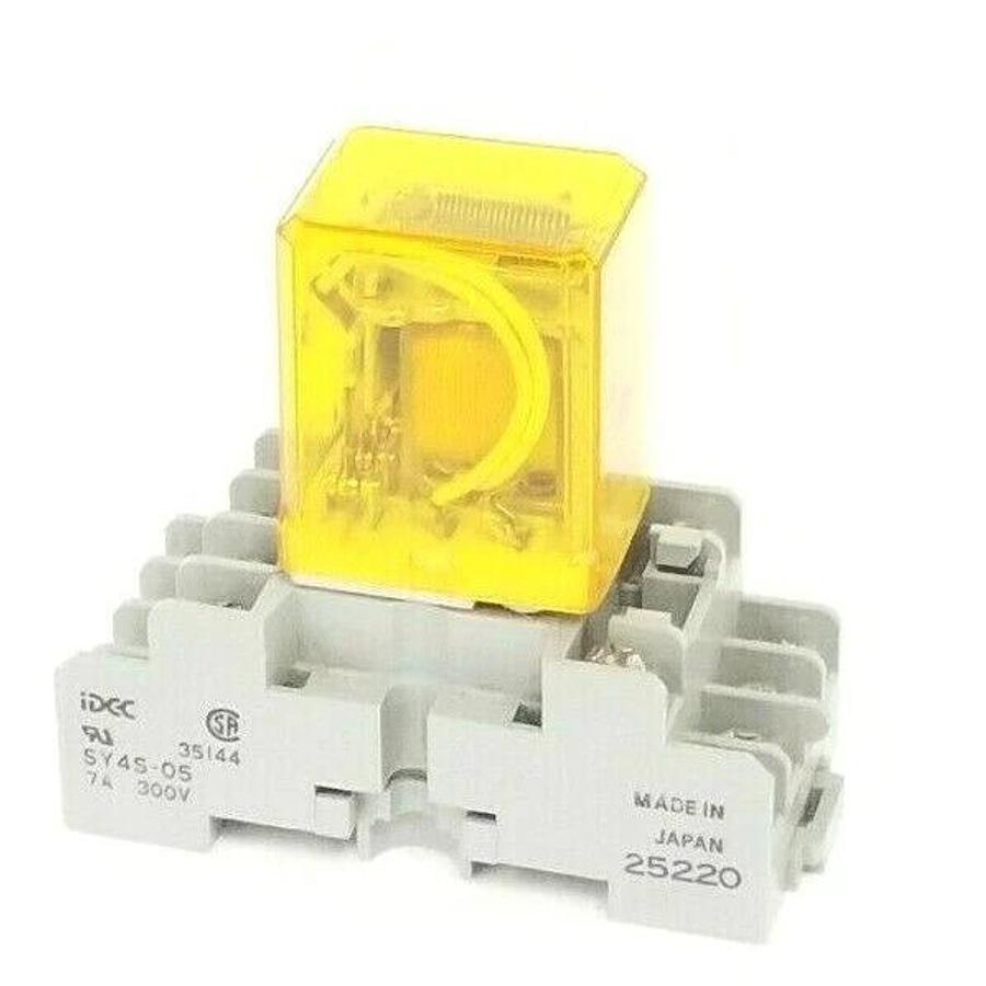 Used IDEC SY4S-05 RELAY SOCKET 7A, 300V W/ RY4S-U DC24V RELAY