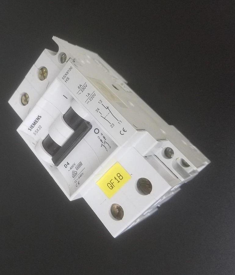 Used SIEMENS 5SX22D4 CIRCUIT BREAKER 4A, 400VAC, 2P, W/ 5SX9100-HS CONTACT BLOCK