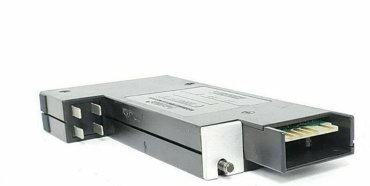 Used RELIANCE ELECTRIC 802812-R AUTOMATE PROGRAMMABLE CONTROLLER OUTPUT MODULE 45C60