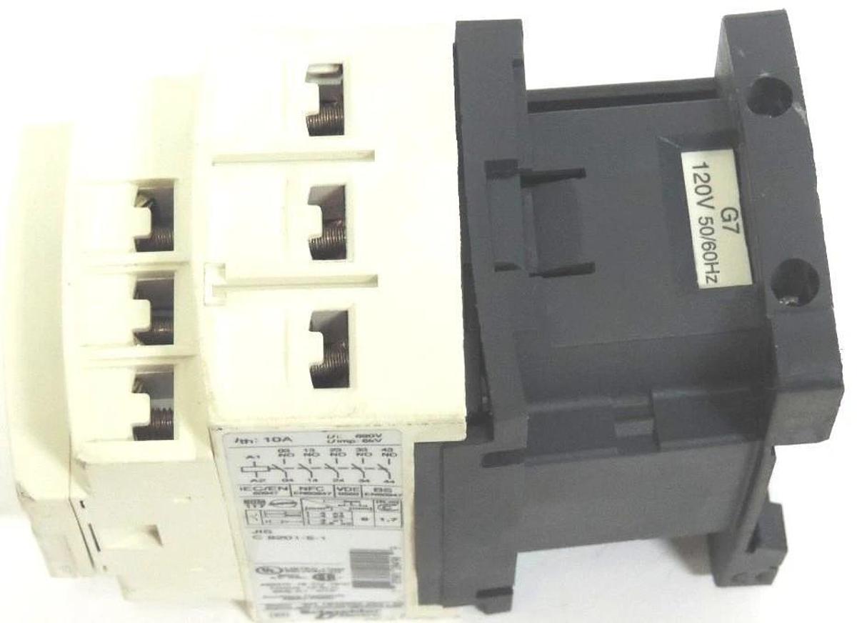 Used TELEMECANIQUE CAD50G7 RELAY 120V, 50/60HZ