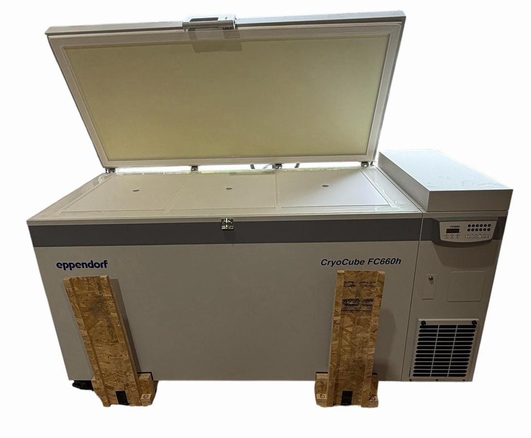Used EPPENDORF CRYOCUBE FC660C ULTRA-LOW TEMPERATURE FREEZER 660 L (for parts)