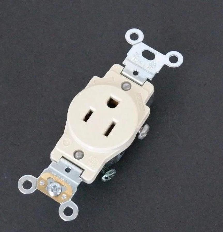 Used LOT OF 3 NIB LEVITON 5251-I RECEPTACLES 15A, 125V, 5251I
