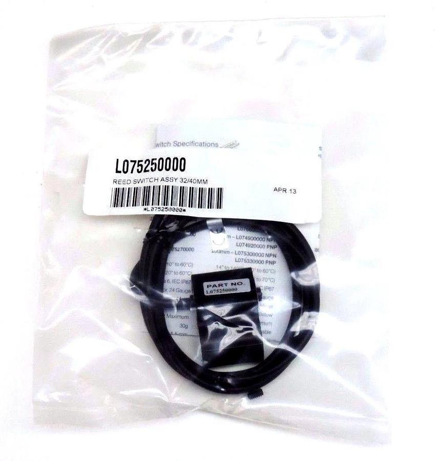 Used NIB PARKER L075250000 REED SWITCH ASSEMBLY 32/40MM