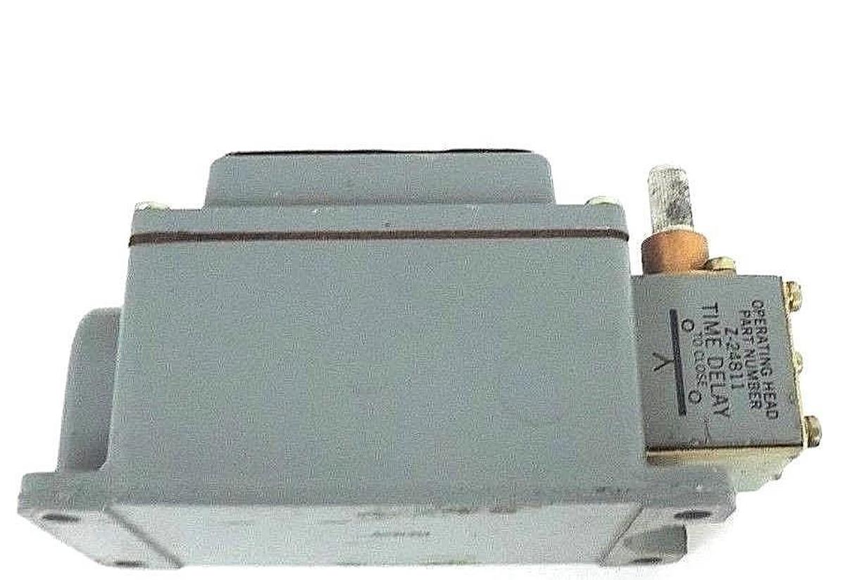 Used ALLEN BRADLEY 802T-R2TD SER. 1 TIME DELAY OILTIGHT LIMIT SWITCH W/ Z-24811 HEAD
