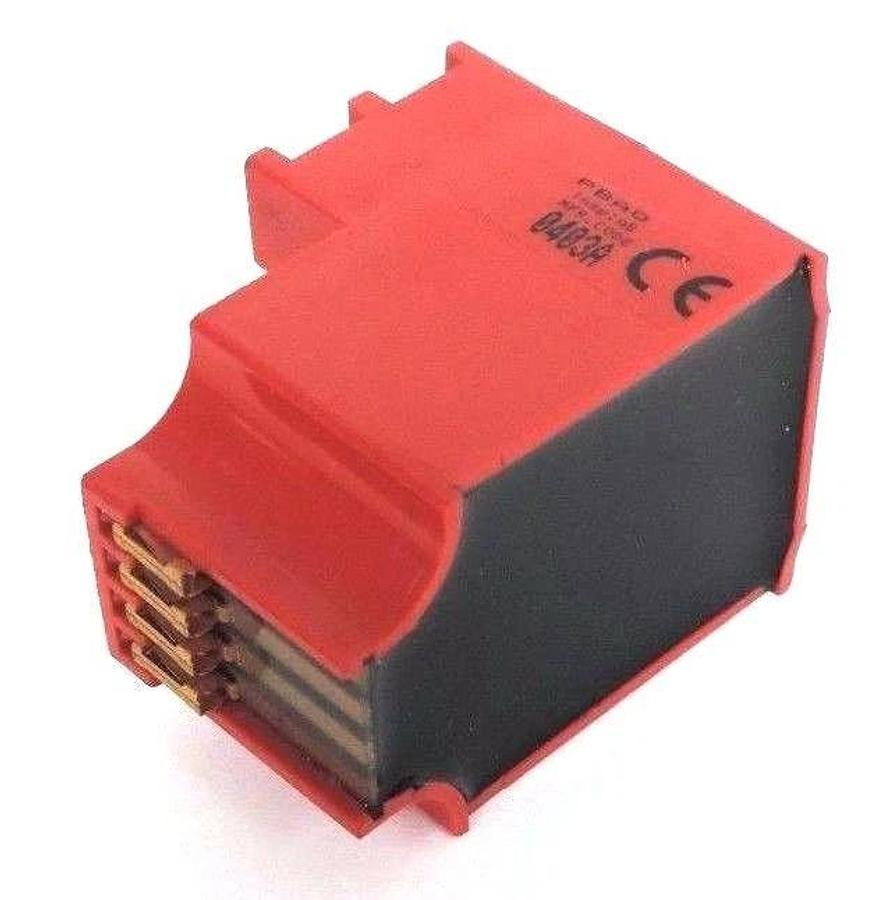 NEW BANNER PBAQ MULTI-BEAM: 3 AND 4 WIRE POWER BLOCK 0403A