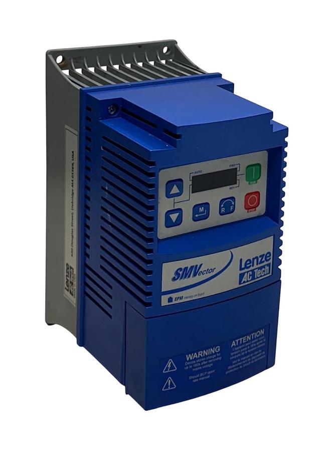 Used LENZE AC TECH ESV222N04TXB / 13630606 SMVector INVERTER DRIVE 2.2kW/3HP USNP