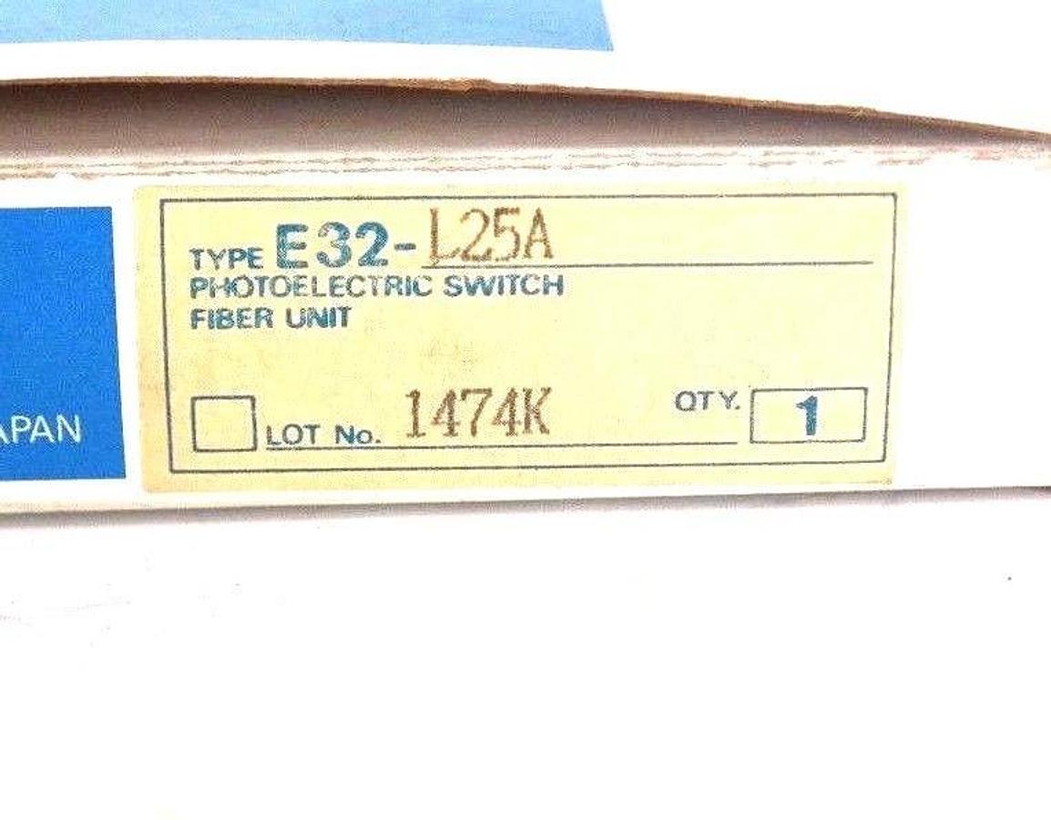 Used NIB OMRON E32-L25A PHOTOELECTRIC EDGE SENSOR RIGHT ANGLE MOUNT E32L25A