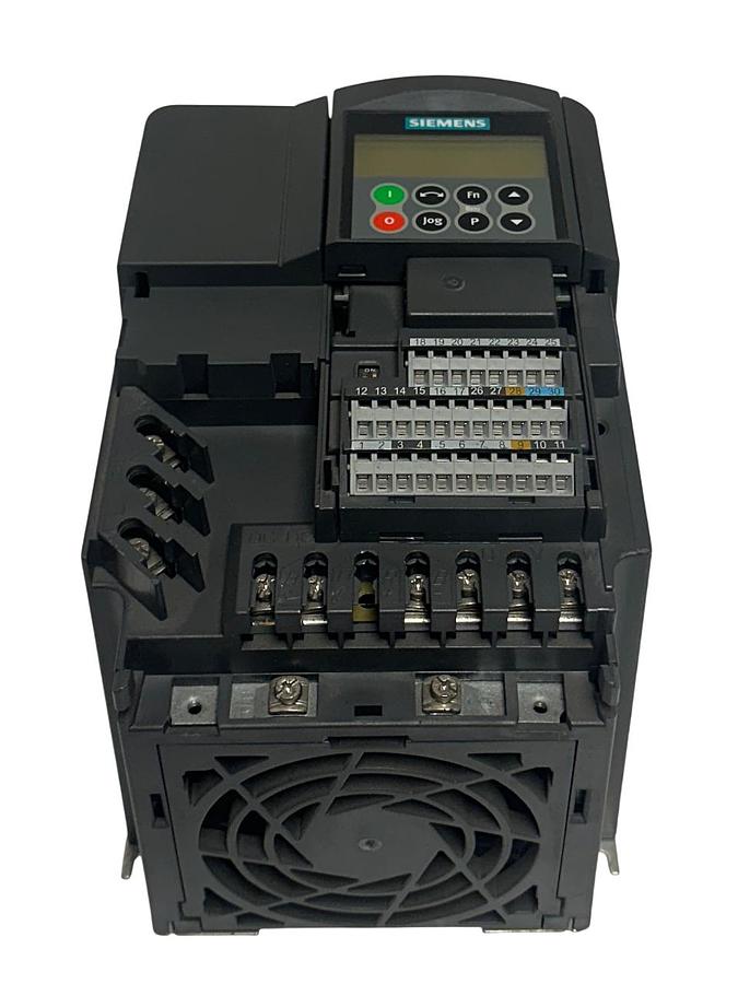 Used SIEMENS 6SE6440-2UD24-0BA1 / 6SE64402UD240BA1 MICROMASTER 440 DRIVE 4kW USNP