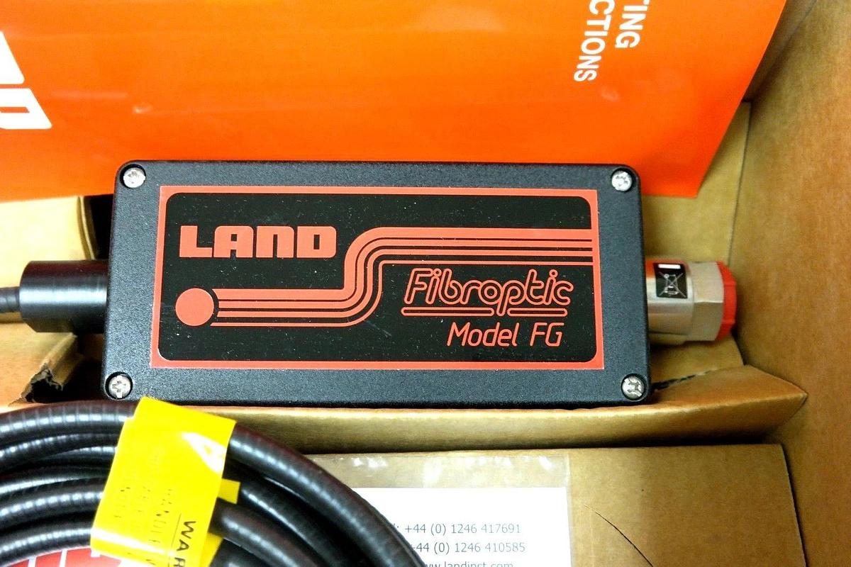 Used NIB LAND FIBROPTIC FG 12/16.5C THERMOMETER W/ EMISSIVITY ADJUSTMENT P/N: 091.443