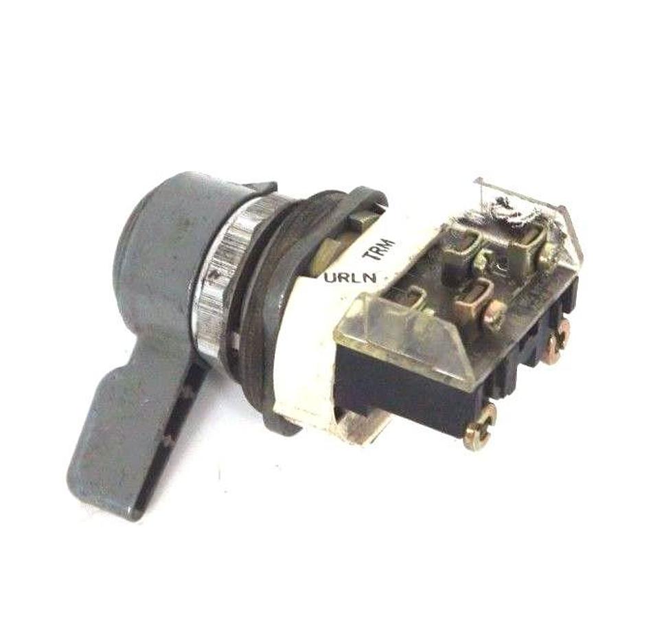 Used LOT OF 2 ALLEN BRADLEY 800T-HG11 SELECTOR SWITCHES SER. T, 2 POSITION, 800THG11