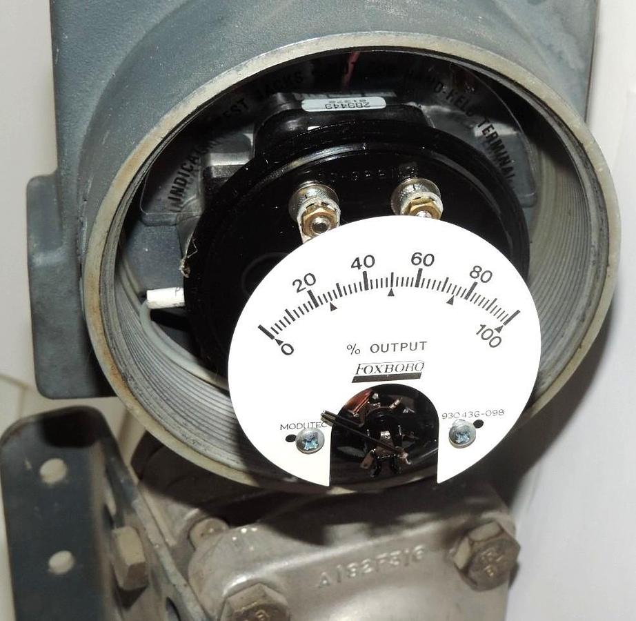 Used FOXBORO 821GM-DS1SH2-AM INTELLIGENT TRANSMITTER W/ L0121GT/C 820 TRANSMITTER