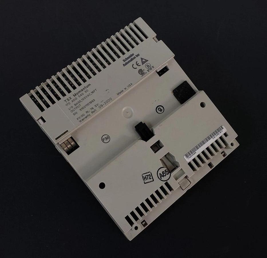 Used SCHNEIDER ELECTRIC 170ADO54050 I/O BASE UNIT 120VAC 16PT, PV 00, RL 76 W/O COVER